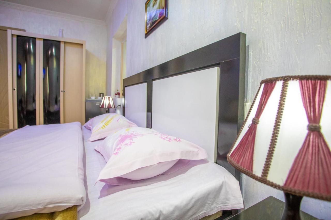 Hotel Mkudro Kutaisi Bagian luar foto